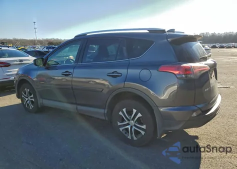 2016 Toyota Rav4 Le z USA, uszkodzony, nr VIN JTMBFREV1GJ067906